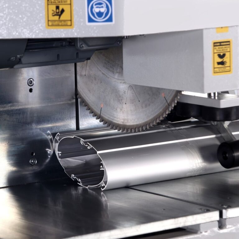 SC 450 آلة تقطيع الألومنيوم والـ PVC للستائر المعدنية، الصناديق والشرائح (35+35 mm)
