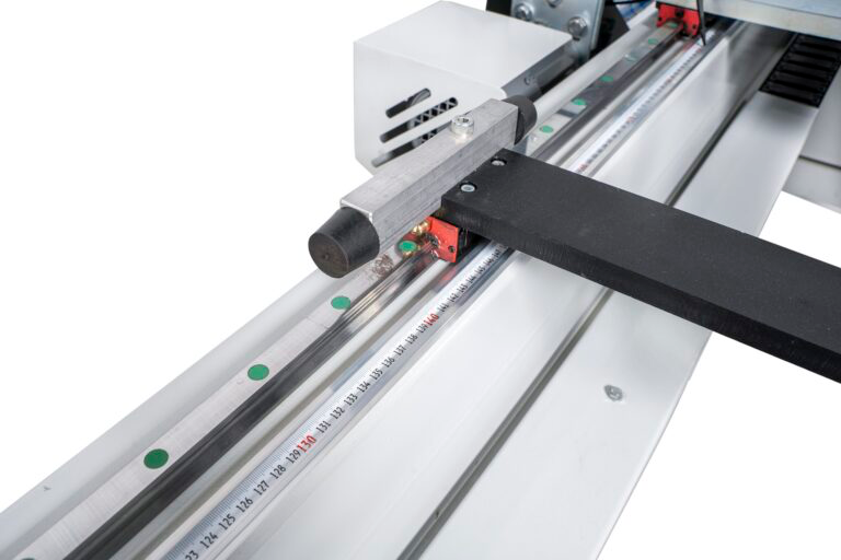 SC 4000 S Alüminium / PVC üçün tam avtomatik, servo mühərrikli, iki başlı kəsmə dəzgahı (Ø550 mm)