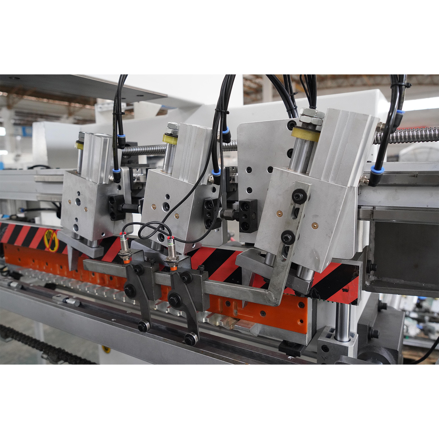 Z4XLB Automatic 4-Row Boring Machine with Dual Positioning